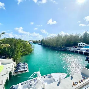 aqua-divina.comcaribbean.com/